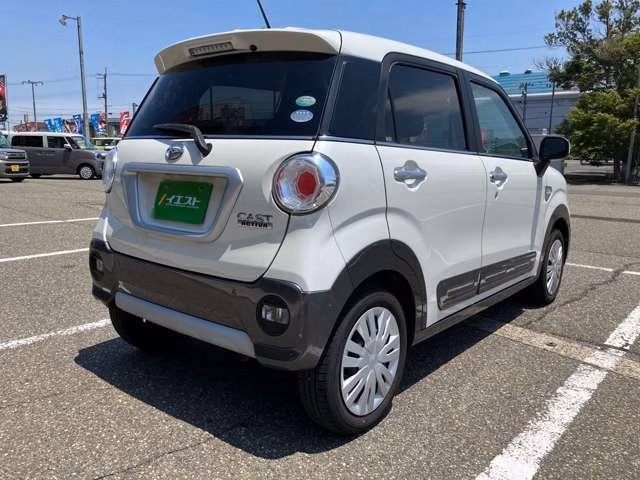 DAIHATSU CAST