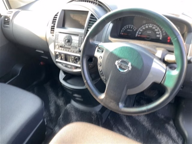 NISSAN LAFESTA