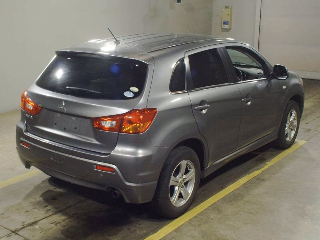 MITSUBISHI RVR