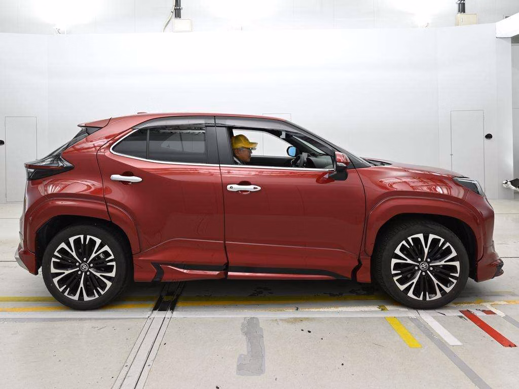 TOYOTA YARIS CROSS