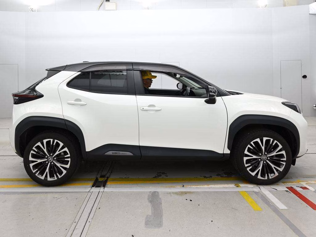 TOYOTA YARIS CROSS