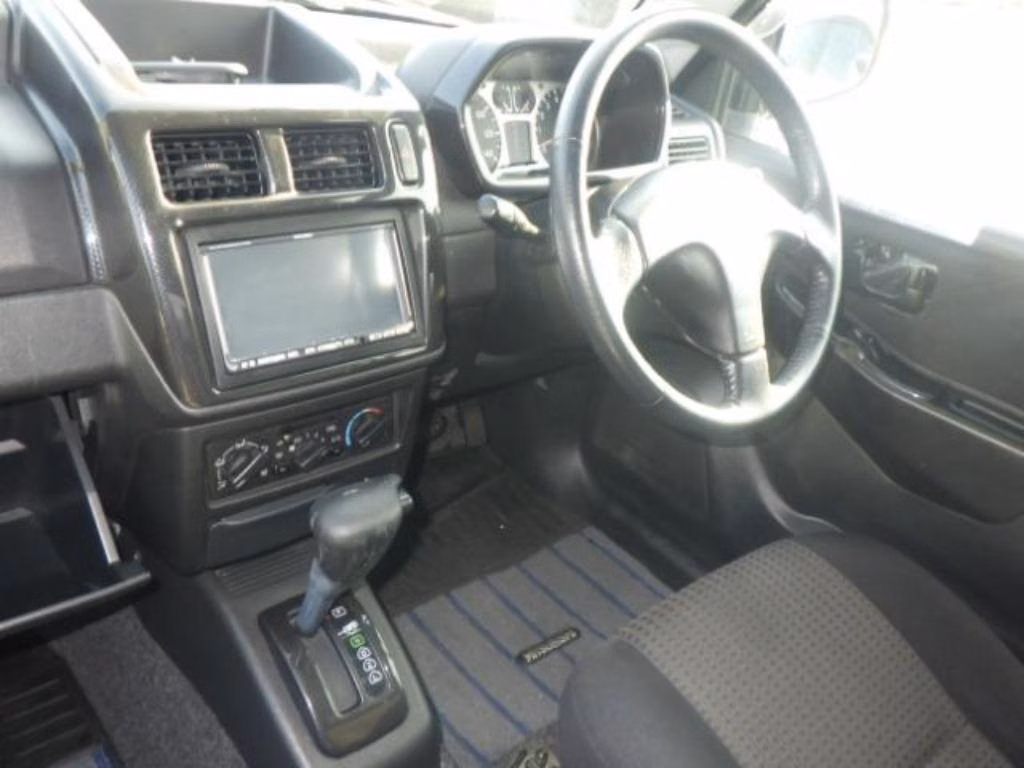 MITSUBISHI PAJERO MINI
