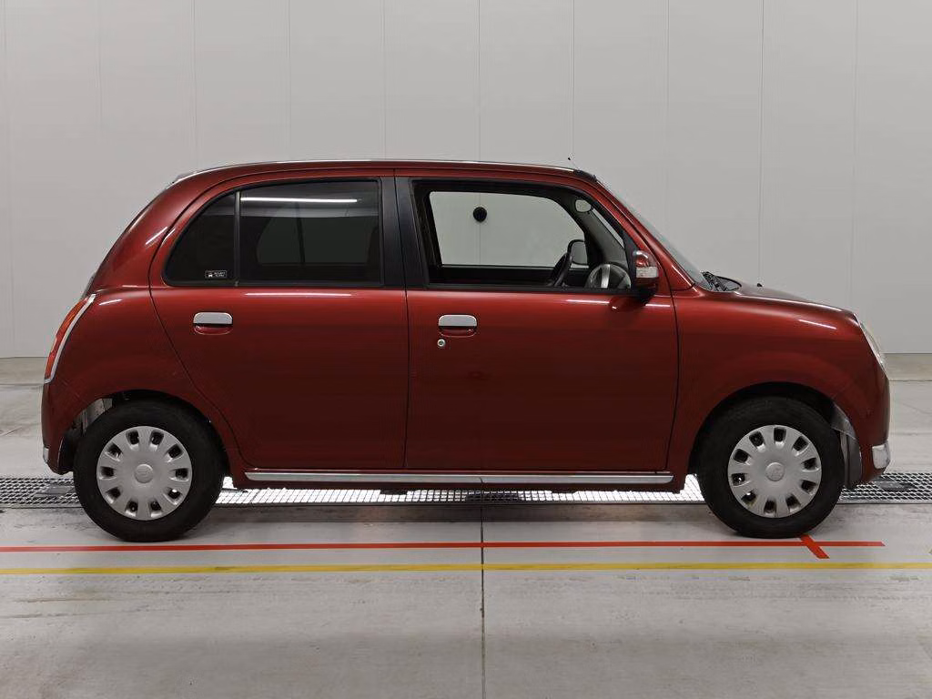 DAIHATSU MIRA GINO