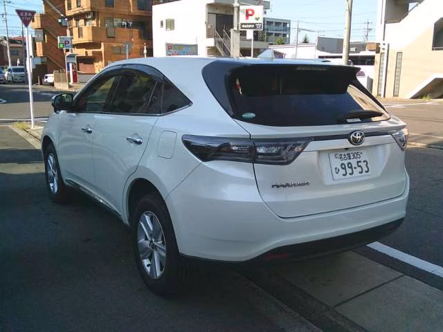 TOYOTA HARRIER