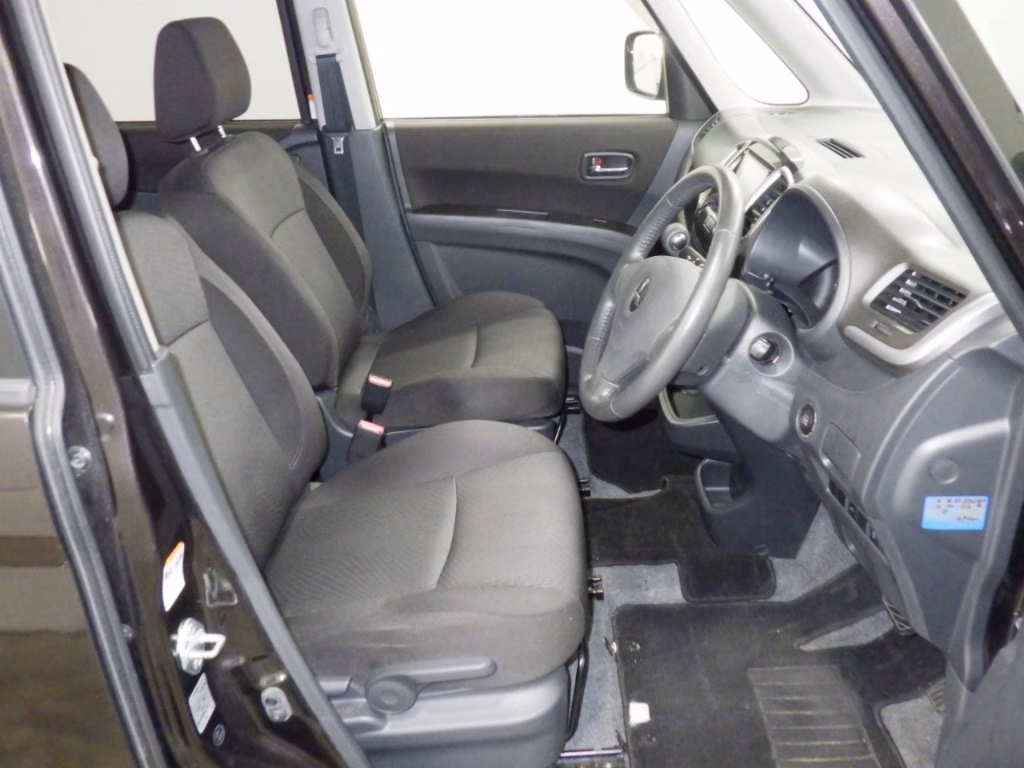 MITSUBISHI DELICA D:2