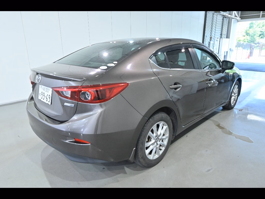 MAZDA AXELA