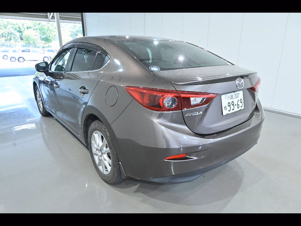 MAZDA AXELA