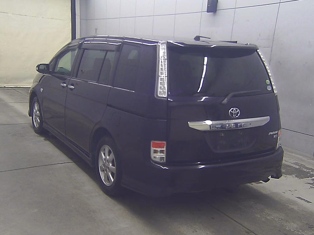 TOYOTA ISIS