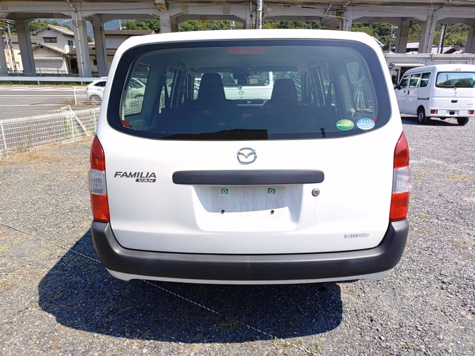 MAZDA FAMILIA