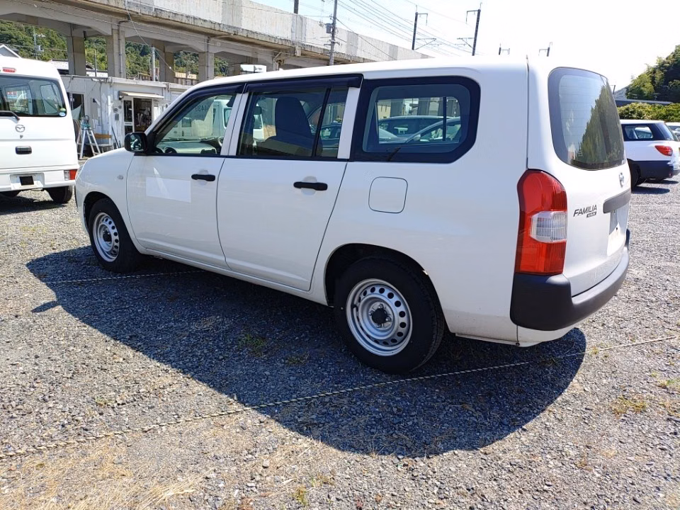 MAZDA FAMILIA