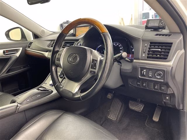 LEXUS CT200H