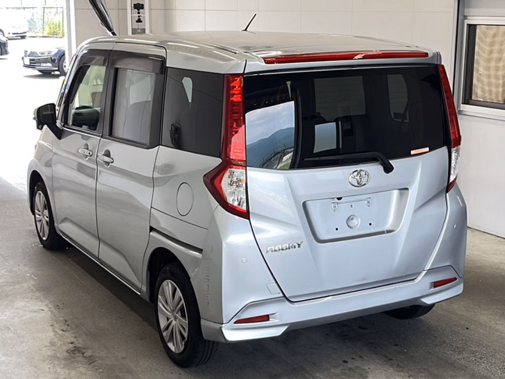 TOYOTA ROOMY