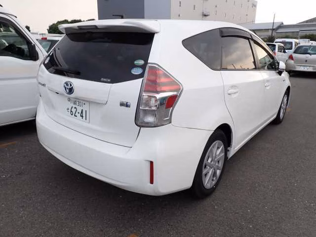 TOYOTA PRIUS ALPHA