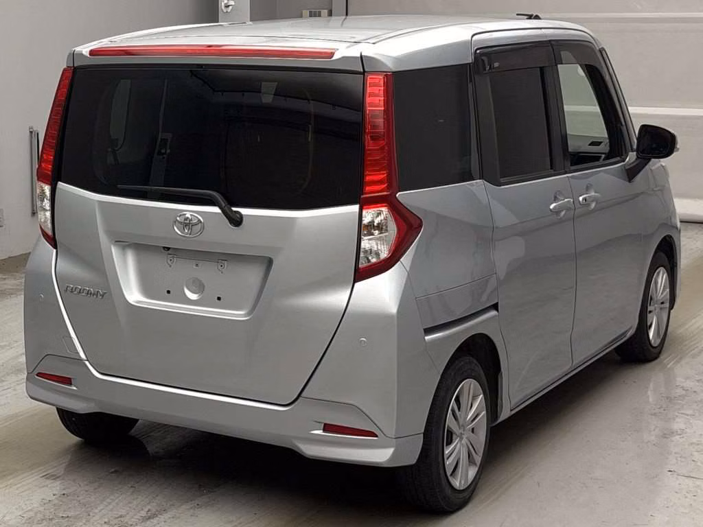 TOYOTA ROOMY