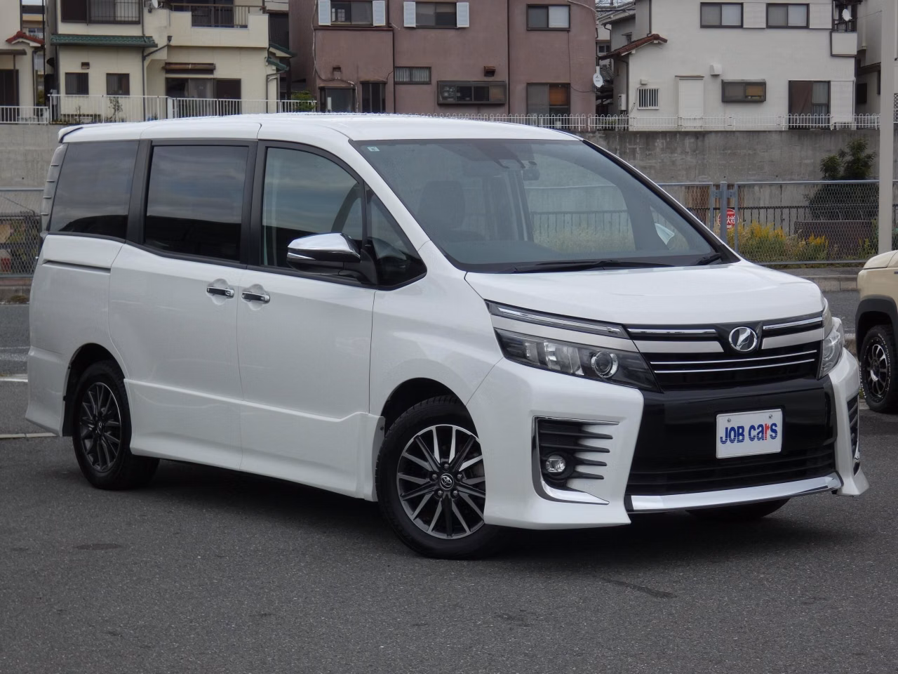 TOYOTA VOXY