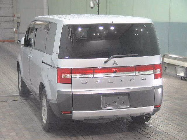 MITSUBISHI DELICA D:5