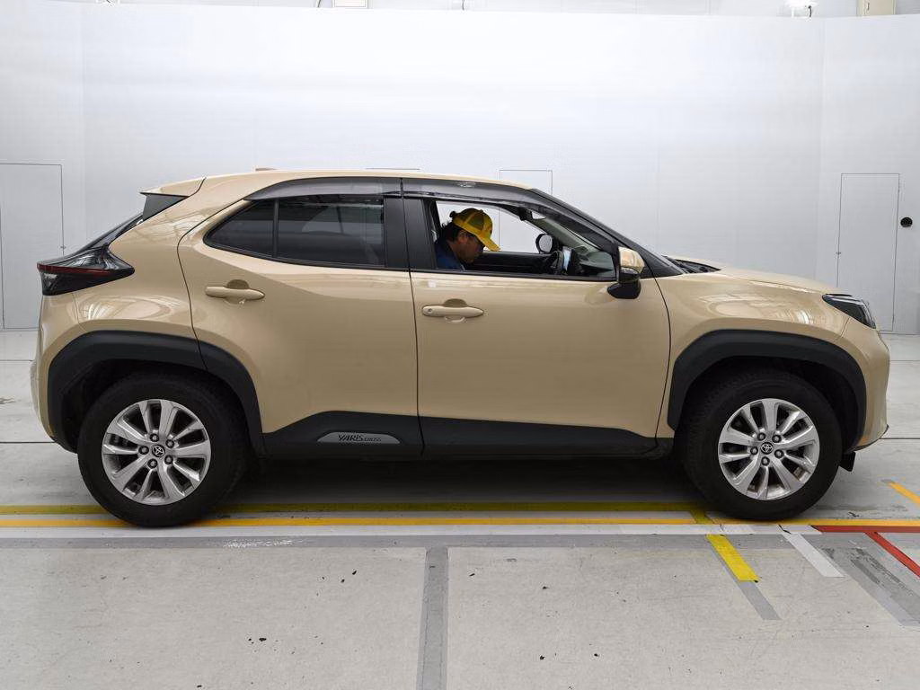 TOYOTA YARIS CROSS