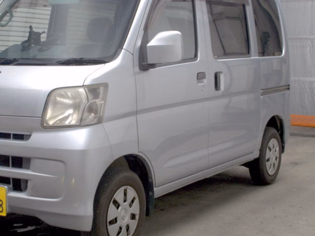 TOYOTA PIXIS VAN