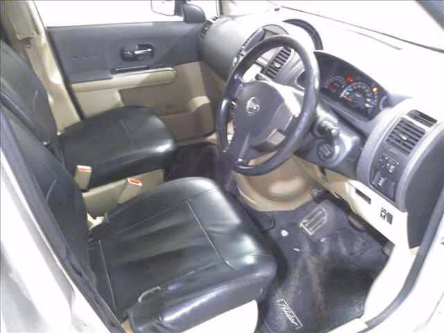 NISSAN LAFESTA