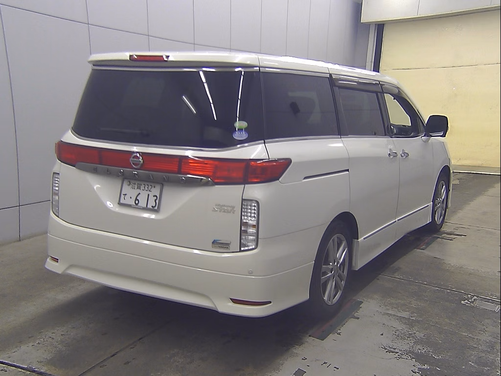 NISSAN ELGRAND