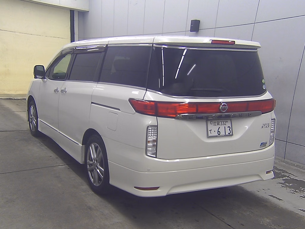 NISSAN ELGRAND