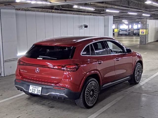 MERCEDES-BENZ EQA