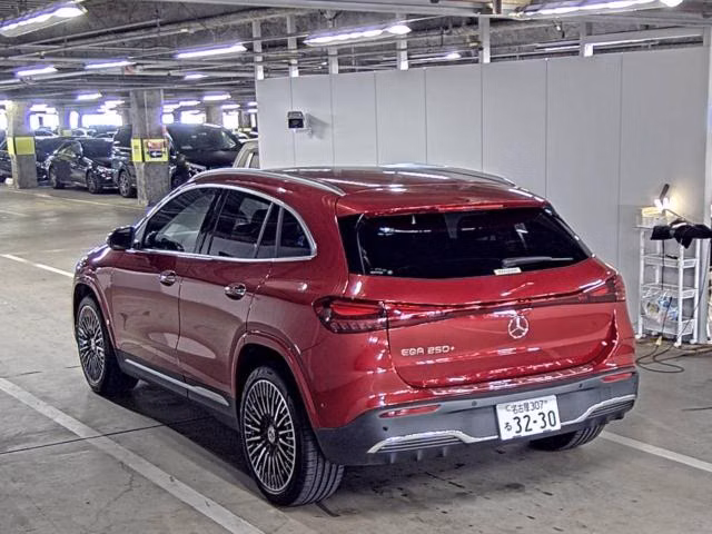 MERCEDES-BENZ EQA