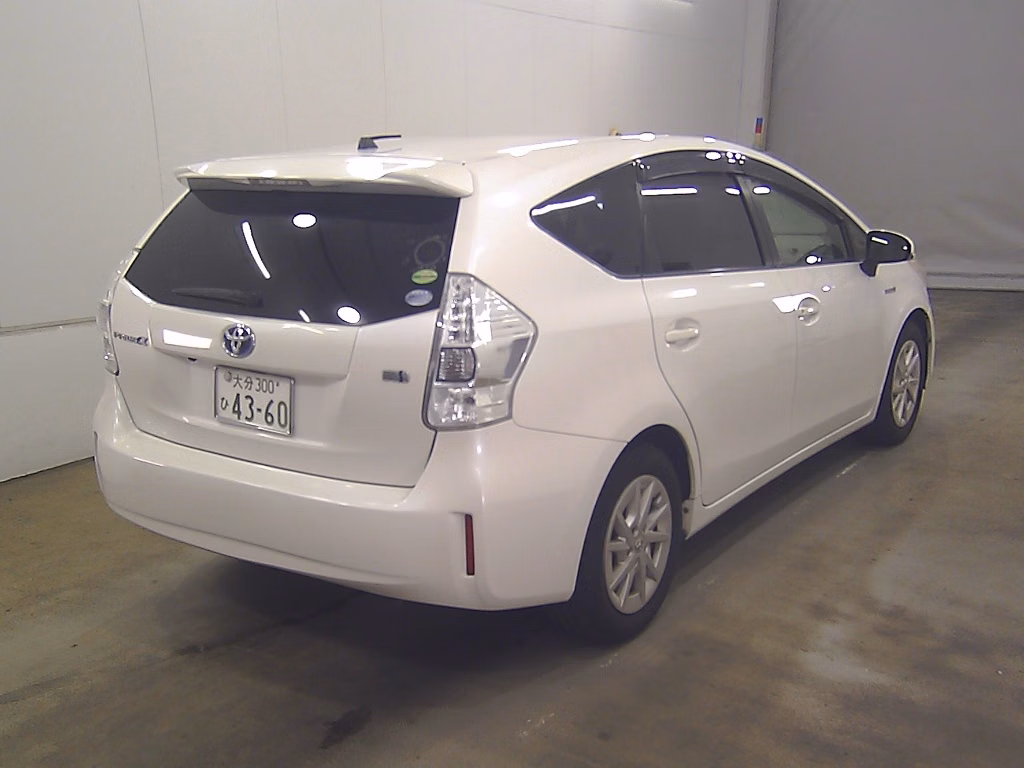 TOYOTA PRIUS ALPHA