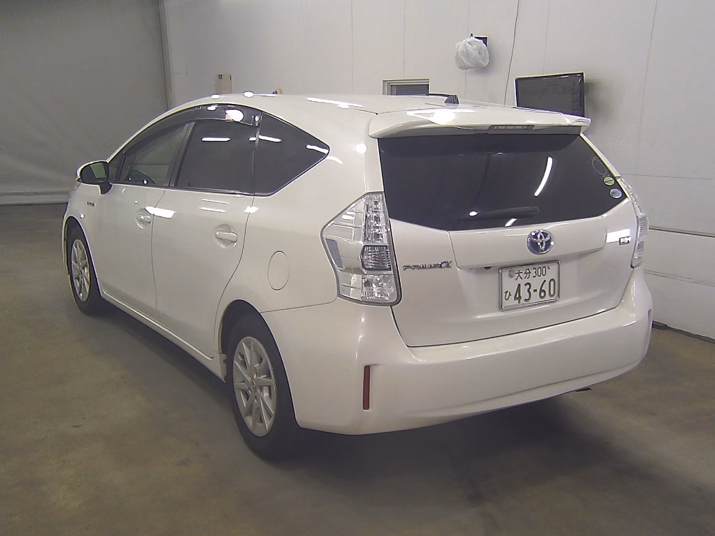 TOYOTA PRIUS ALPHA