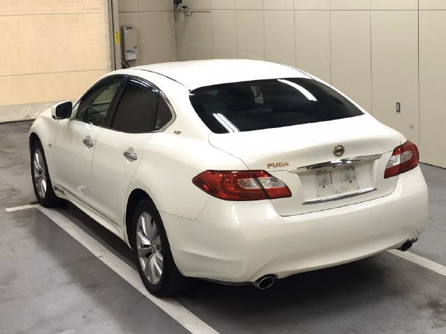 NISSAN FUGA