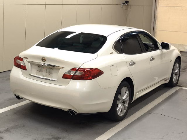 NISSAN FUGA