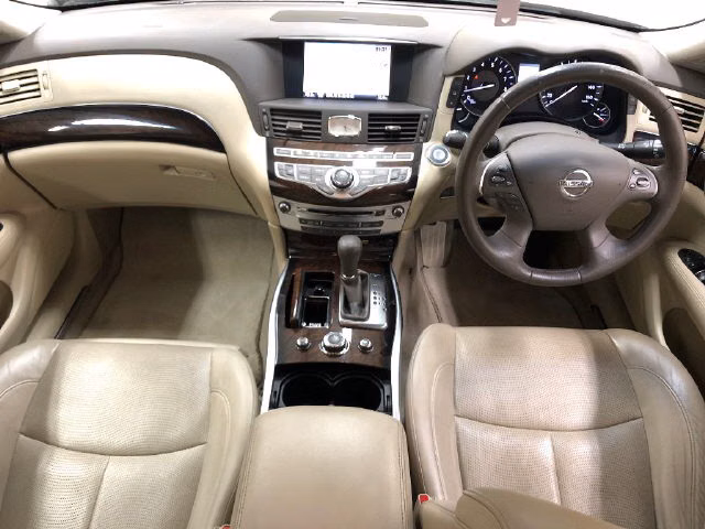 NISSAN FUGA
