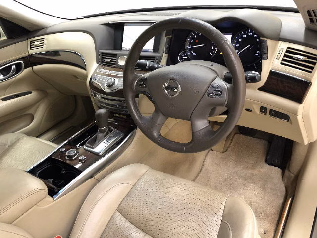 NISSAN FUGA