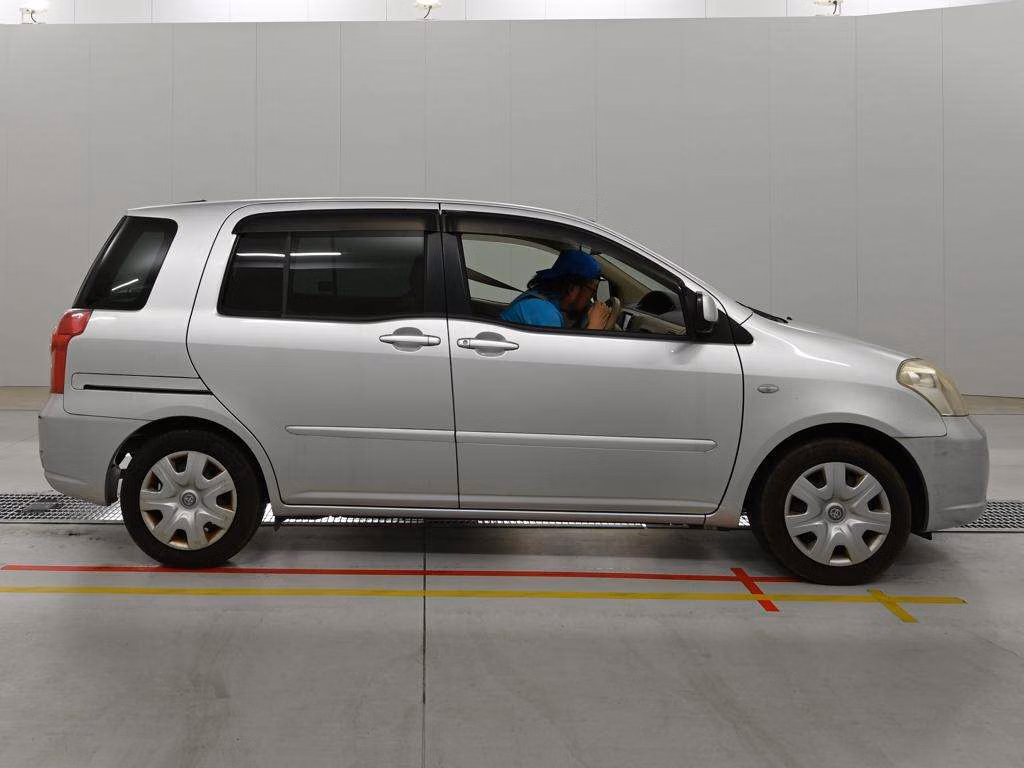 TOYOTA RAUM