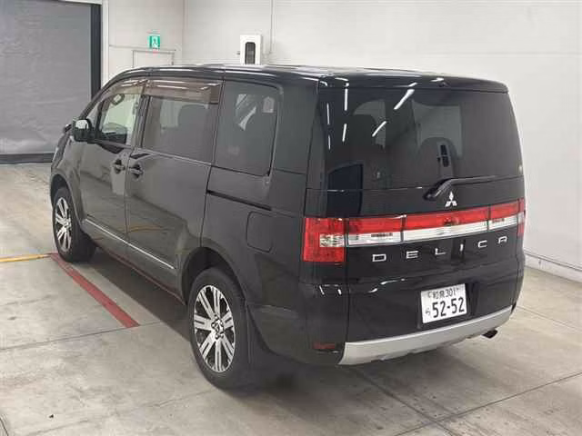 MITSUBISHI DELICA D:5