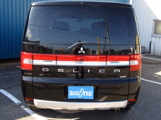 MITSUBISHI DELICA D:5