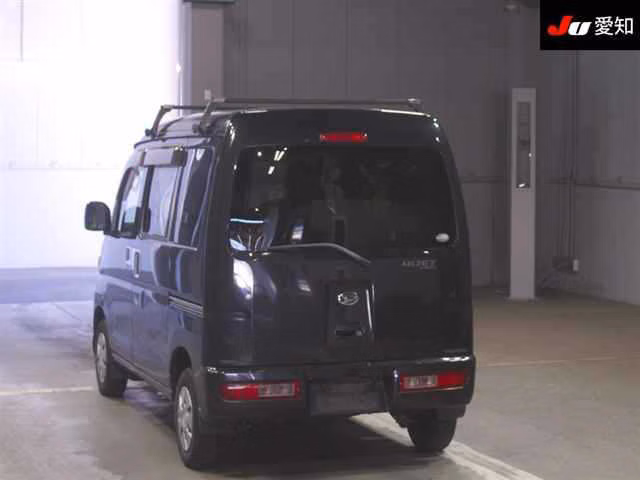 TOYOTA PIXIS VAN