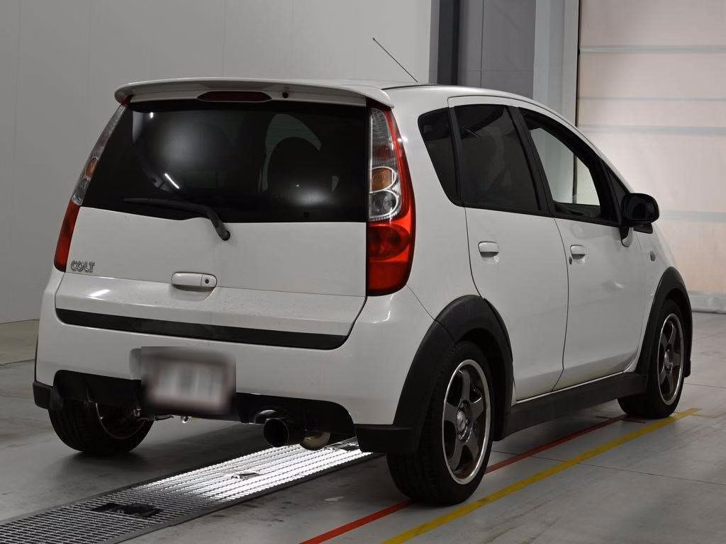 MITSUBISHI COLT