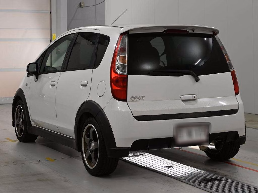 MITSUBISHI COLT