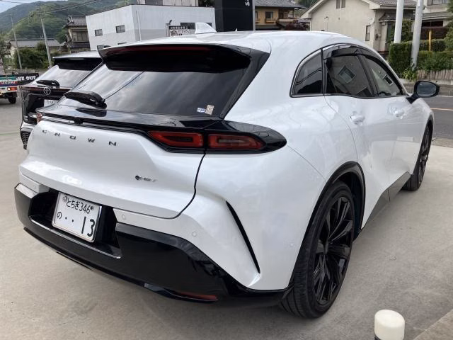 TOYOTA CROWN