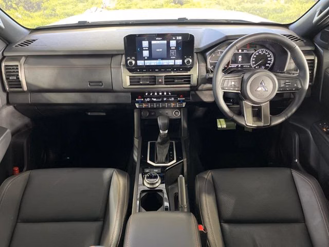 MITSUBISHI TRITON