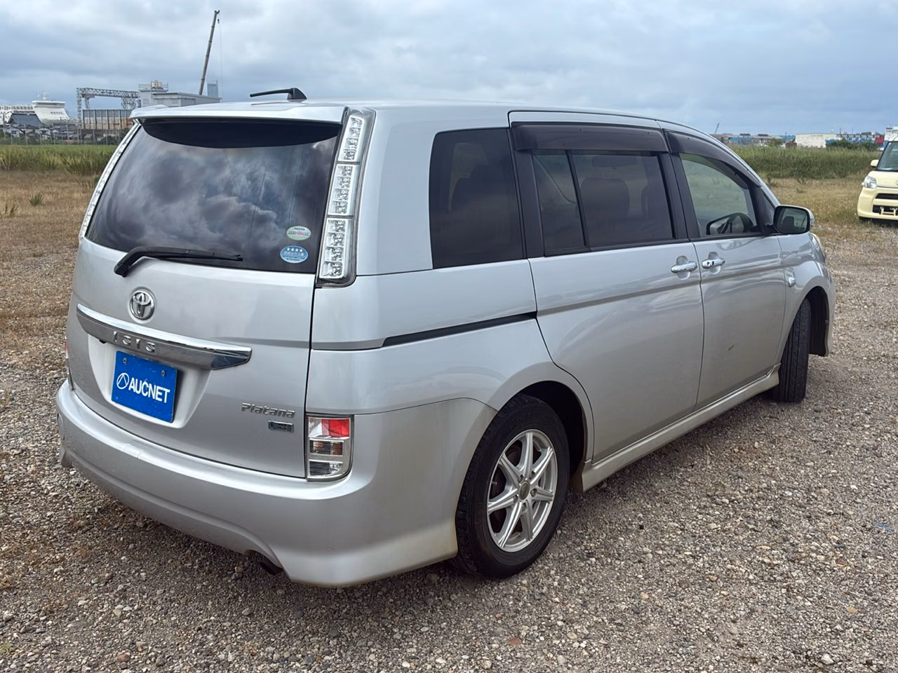 TOYOTA ISIS