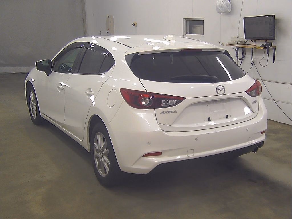 MAZDA AXELA