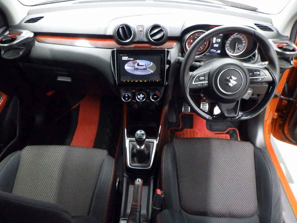 SUZUKI SWIFT