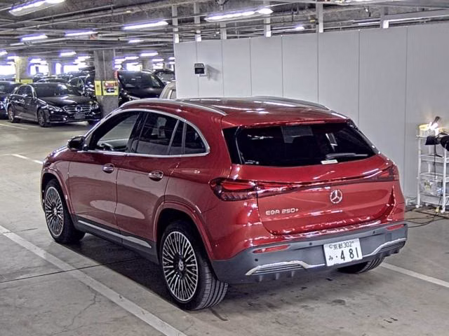 MERCEDES-BENZ EQA