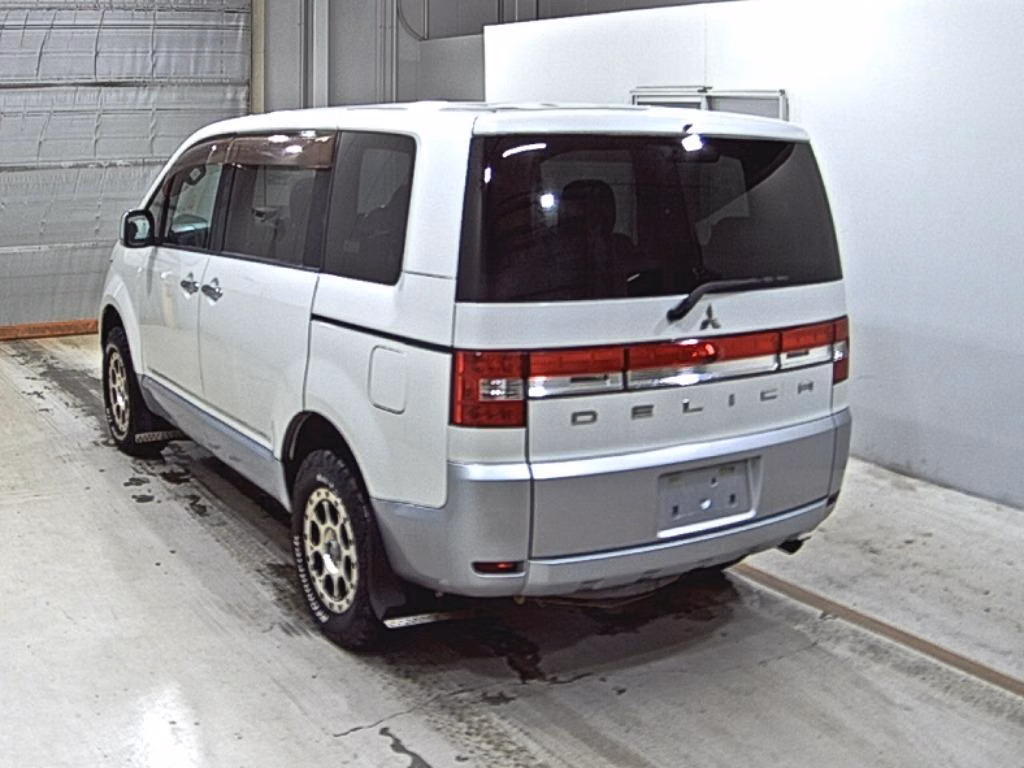 MITSUBISHI DELICA D:5