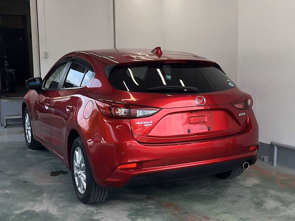 MAZDA AXELA