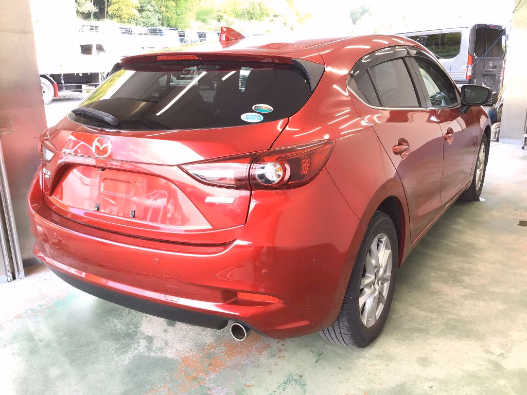 MAZDA AXELA