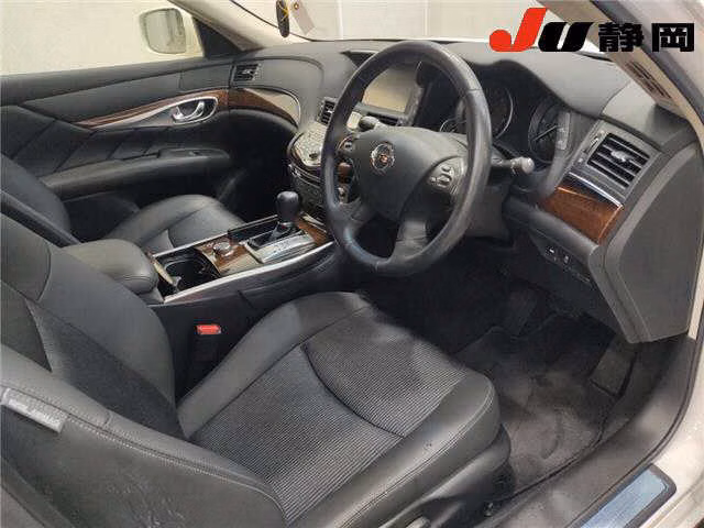 NISSAN FUGA