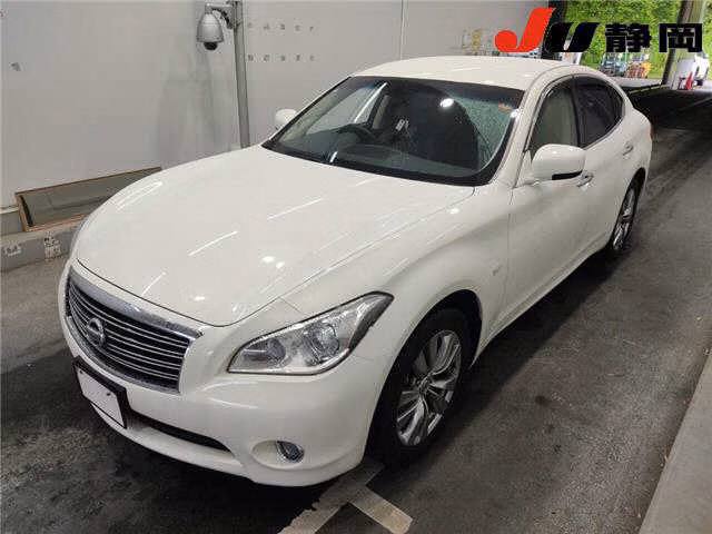 NISSAN FUGA